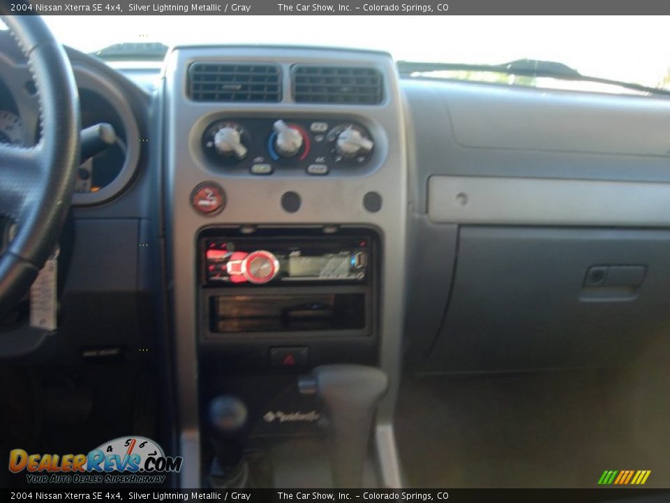 2004 Nissan Xterra SE 4x4 Silver Lightning Metallic / Gray Photo #14