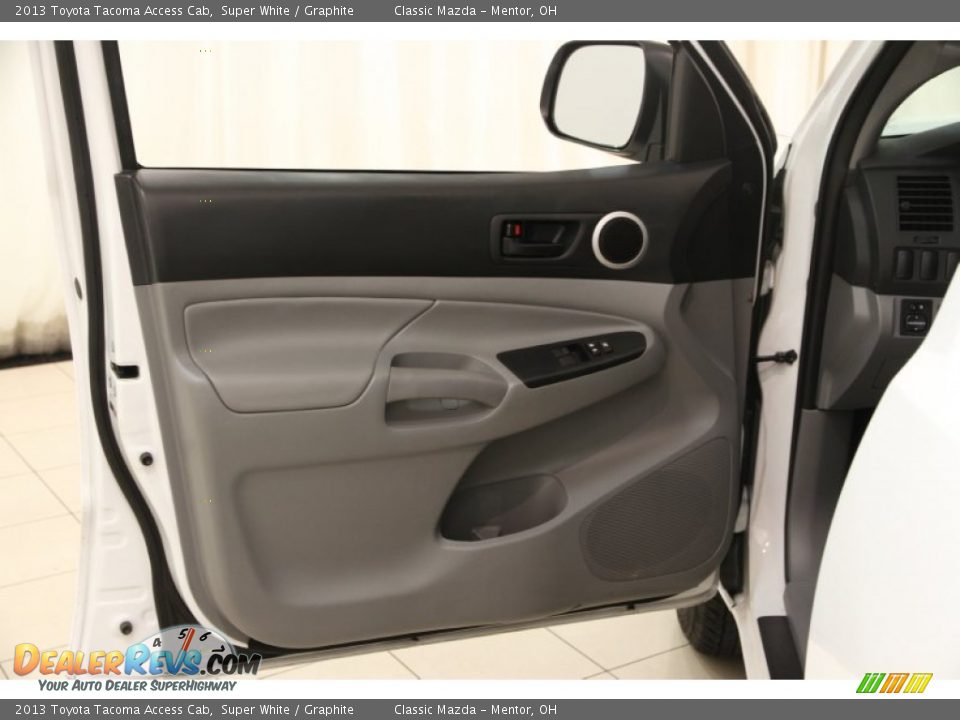 2013 Toyota Tacoma Access Cab Super White / Graphite Photo #4