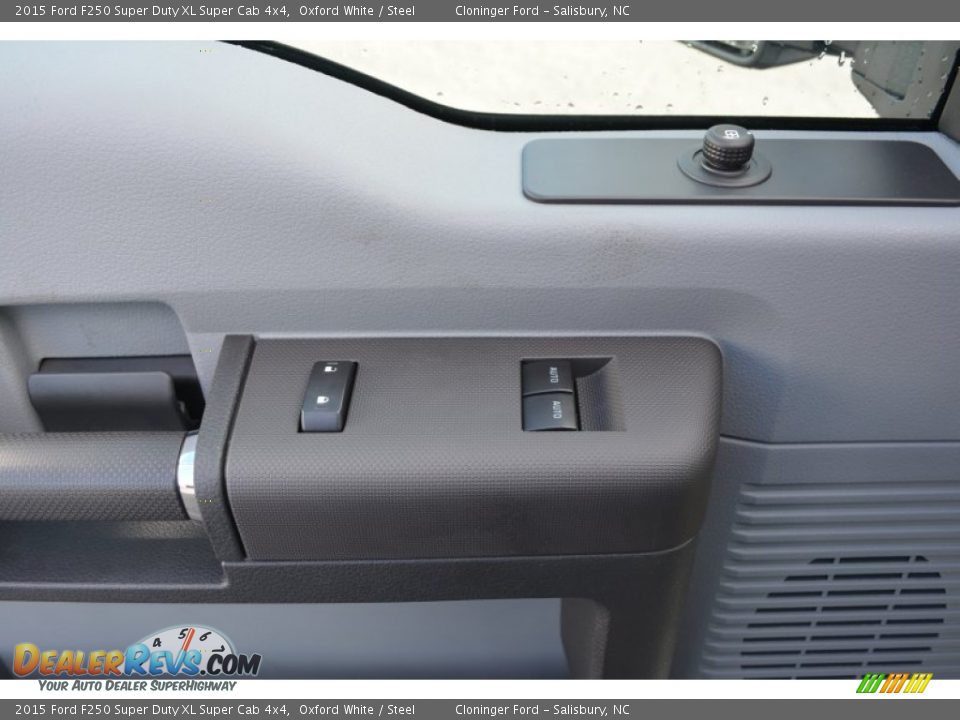 2015 Ford F250 Super Duty XL Super Cab 4x4 Oxford White / Steel Photo #5
