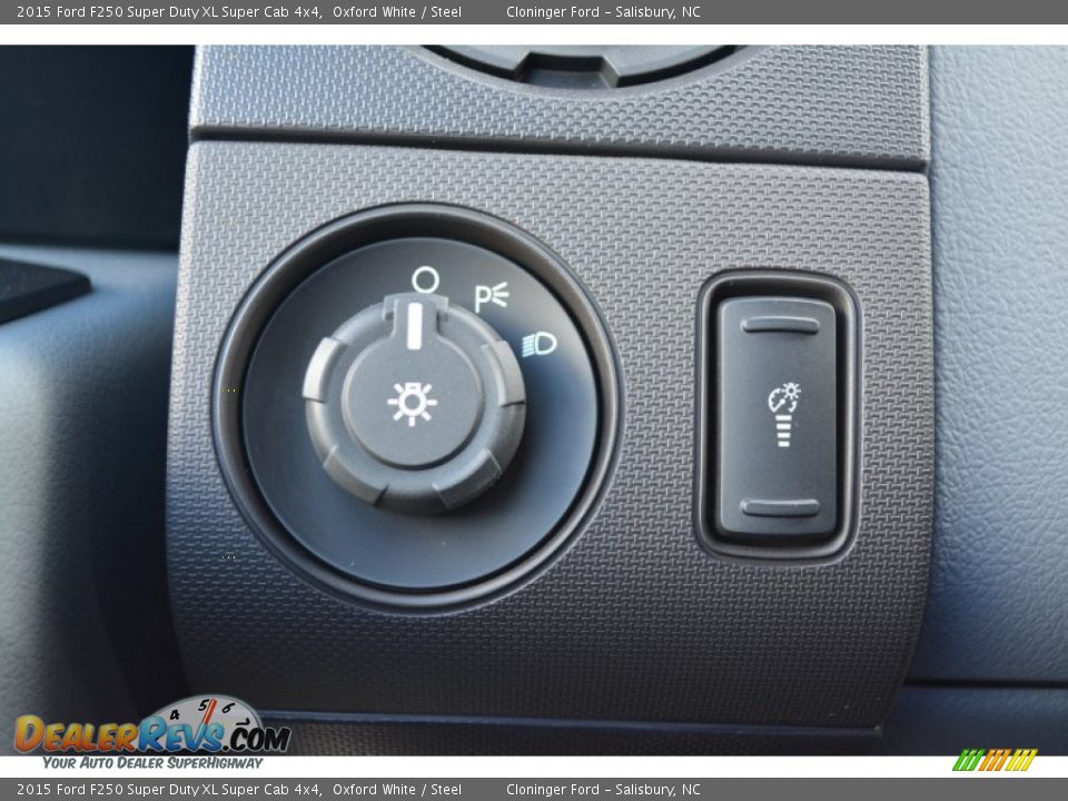 2015 Ford F250 Super Duty XL Super Cab 4x4 Oxford White / Steel Photo #16