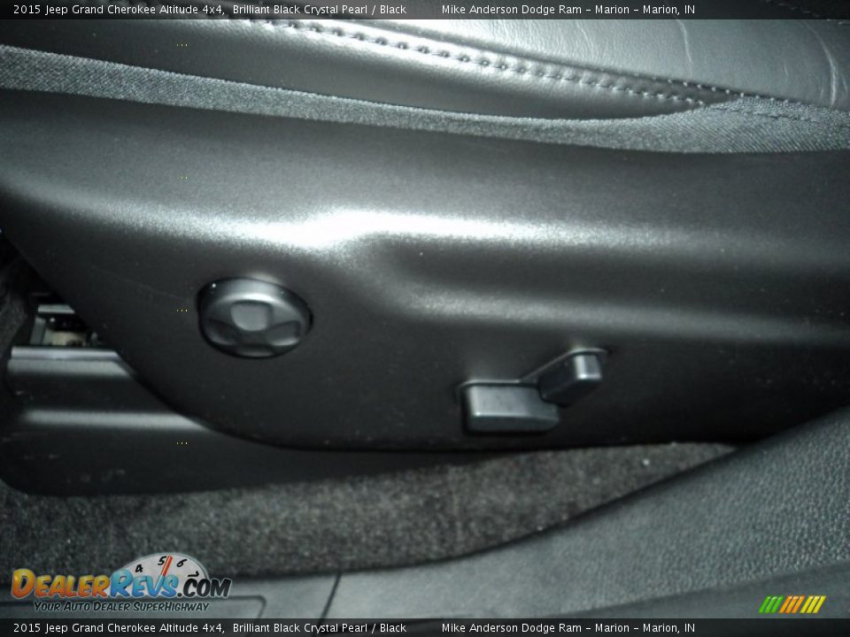 2015 Jeep Grand Cherokee Altitude 4x4 Brilliant Black Crystal Pearl / Black Photo #13