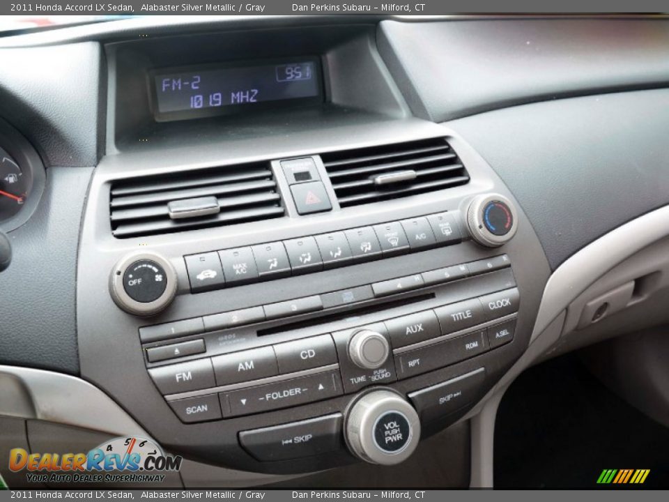 2011 Honda Accord LX Sedan Alabaster Silver Metallic / Gray Photo #14