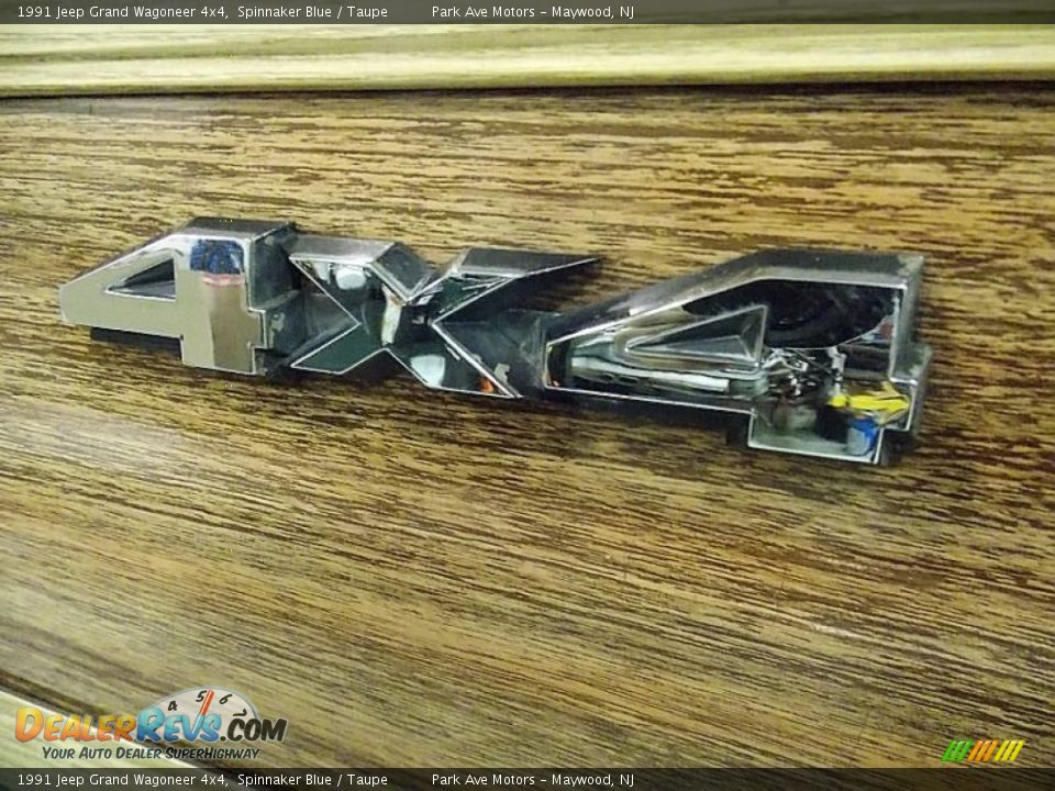 1991 Jeep Grand Wagoneer 4x4 Spinnaker Blue / Taupe Photo #18