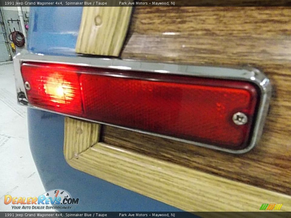 1991 Jeep Grand Wagoneer 4x4 Spinnaker Blue / Taupe Photo #19