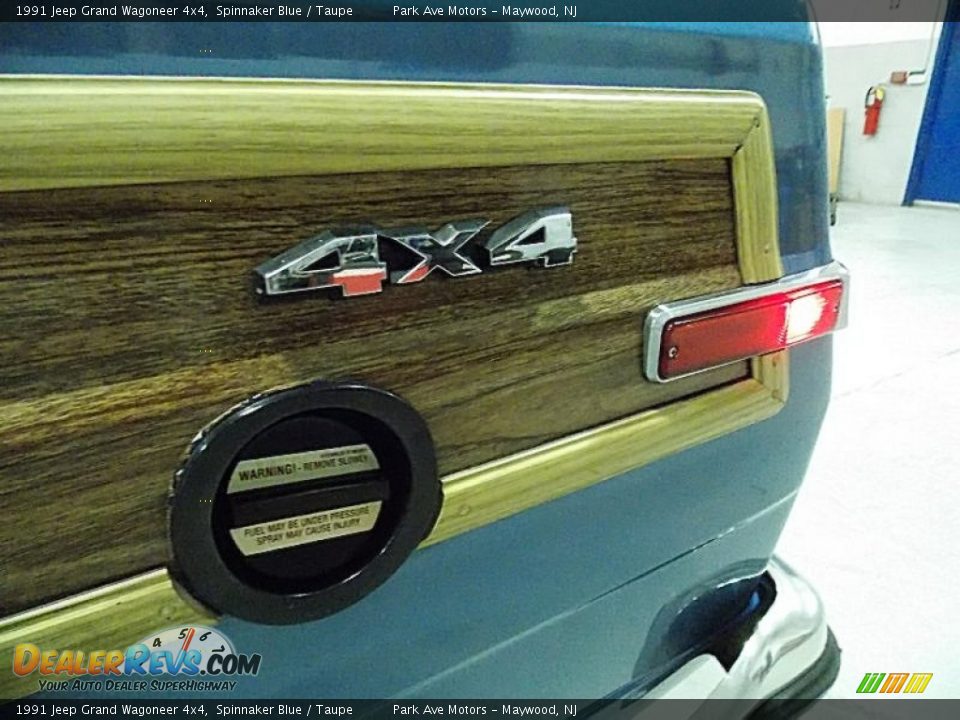 1991 Jeep Grand Wagoneer 4x4 Spinnaker Blue / Taupe Photo #27