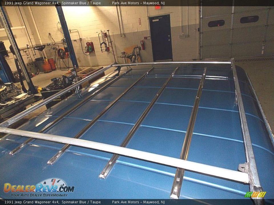 1991 Jeep Grand Wagoneer 4x4 Spinnaker Blue / Taupe Photo #28
