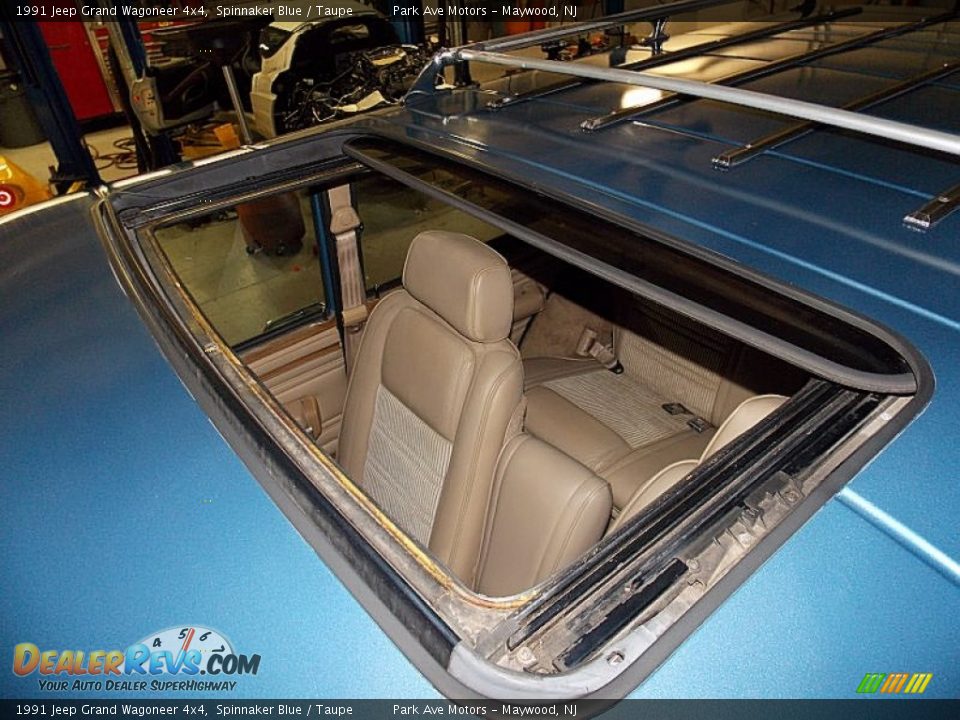1991 Jeep Grand Wagoneer 4x4 Spinnaker Blue / Taupe Photo #29