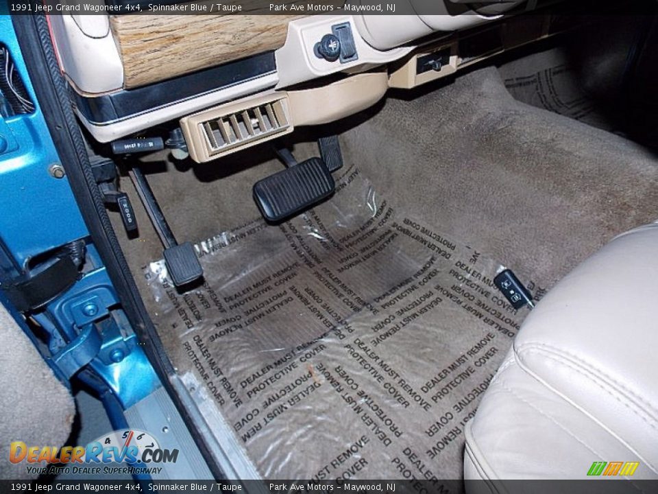 1991 Jeep Grand Wagoneer 4x4 Spinnaker Blue / Taupe Photo #31