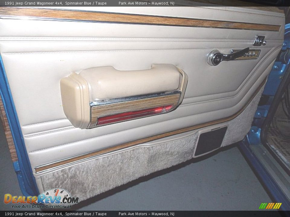 1991 Jeep Grand Wagoneer 4x4 Spinnaker Blue / Taupe Photo #32