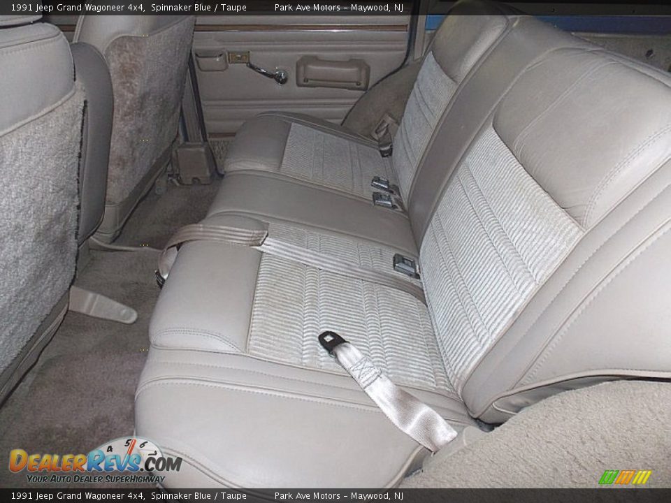 1991 Jeep Grand Wagoneer 4x4 Spinnaker Blue / Taupe Photo #33