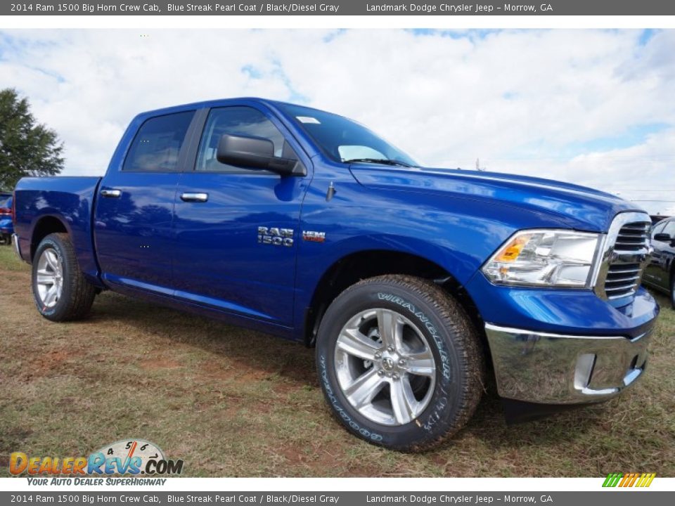 Front 3/4 View of 2014 Ram 1500 Big Horn Crew Cab Photo #4