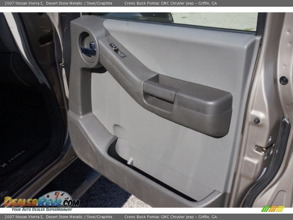 2007 Nissan Xterra S Desert Stone Metallic / Steel/Graphite Photo #17