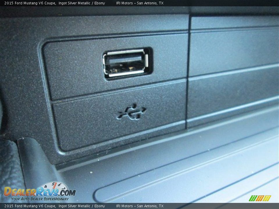 Controls of 2015 Ford Mustang V6 Coupe Photo #26