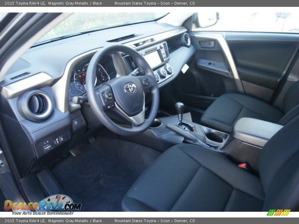 2015 Toyota RAV4 LE Magnetic Gray Metallic / Black Photo #5