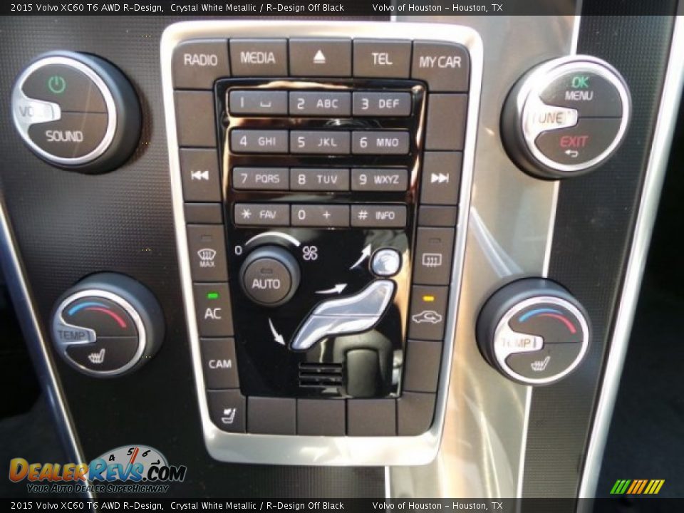 Controls of 2015 Volvo XC60 T6 AWD R-Design Photo #19