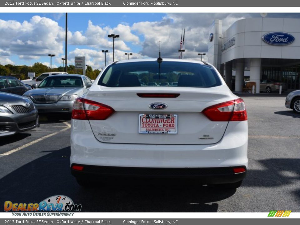 2013 Ford Focus SE Sedan Oxford White / Charcoal Black Photo #4