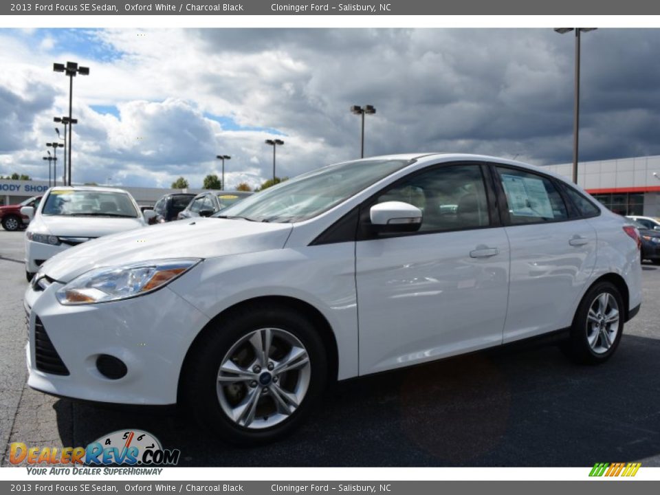2013 Ford Focus SE Sedan Oxford White / Charcoal Black Photo #7