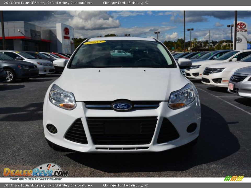 2013 Ford Focus SE Sedan Oxford White / Charcoal Black Photo #31