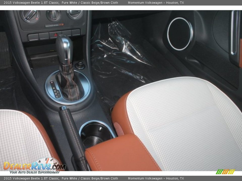 2015 Volkswagen Beetle 1.8T Classic Pure White / Classic Beige/Brown Cloth Photo #16