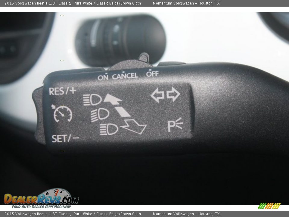 2015 Volkswagen Beetle 1.8T Classic Pure White / Classic Beige/Brown Cloth Photo #24