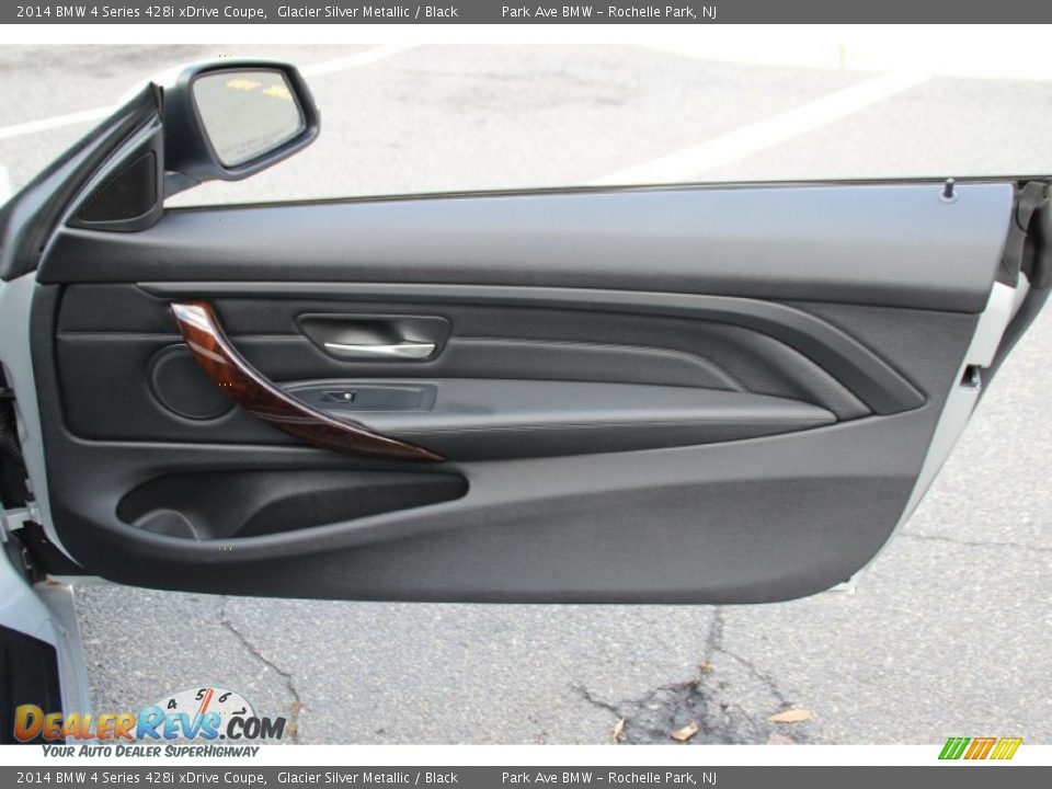Door Panel of 2014 BMW 4 Series 428i xDrive Coupe Photo #25