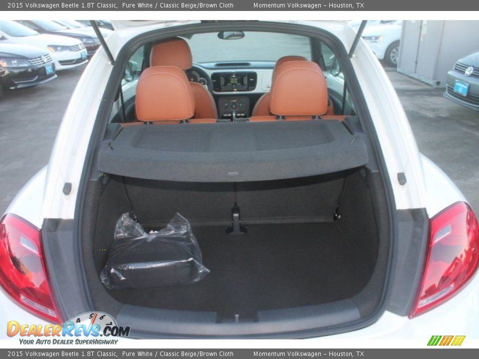 2015 Volkswagen Beetle 1.8T Classic Pure White / Classic Beige/Brown Cloth Photo #26