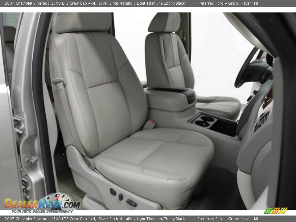 2007 Chevrolet Silverado 1500 LTZ Crew Cab 4x4 Silver Birch Metallic / Light Titanium/Ebony Black Photo #20