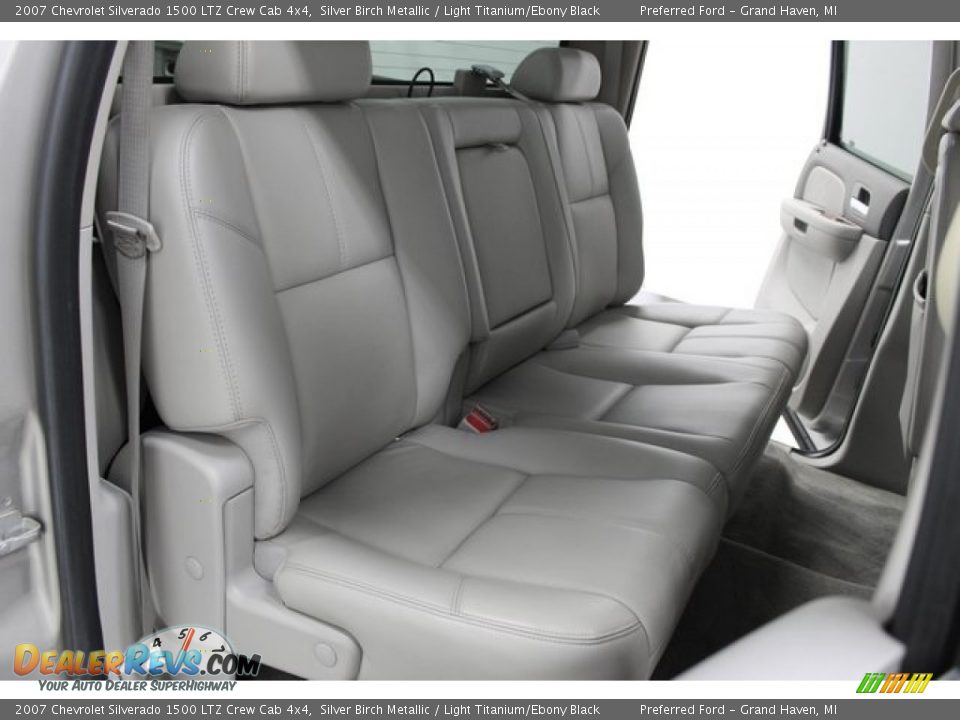 2007 Chevrolet Silverado 1500 LTZ Crew Cab 4x4 Silver Birch Metallic / Light Titanium/Ebony Black Photo #21