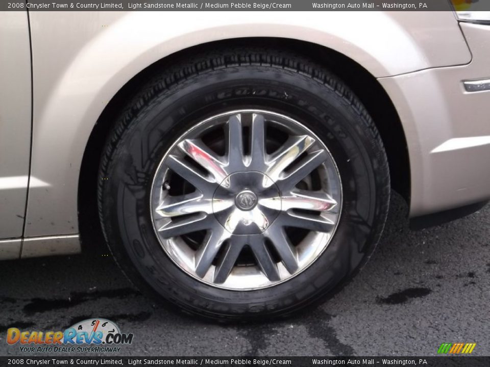 2008 Chrysler Town & Country Limited Light Sandstone Metallic / Medium Pebble Beige/Cream Photo #2