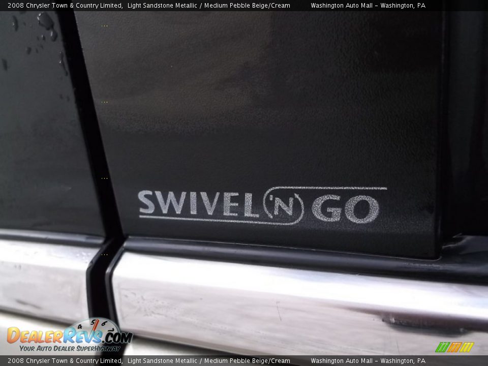 2008 Chrysler Town & Country Limited Light Sandstone Metallic / Medium Pebble Beige/Cream Photo #8