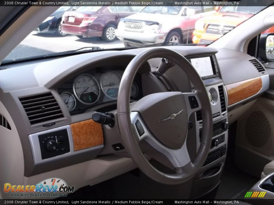 2008 Chrysler Town & Country Limited Light Sandstone Metallic / Medium Pebble Beige/Cream Photo #11