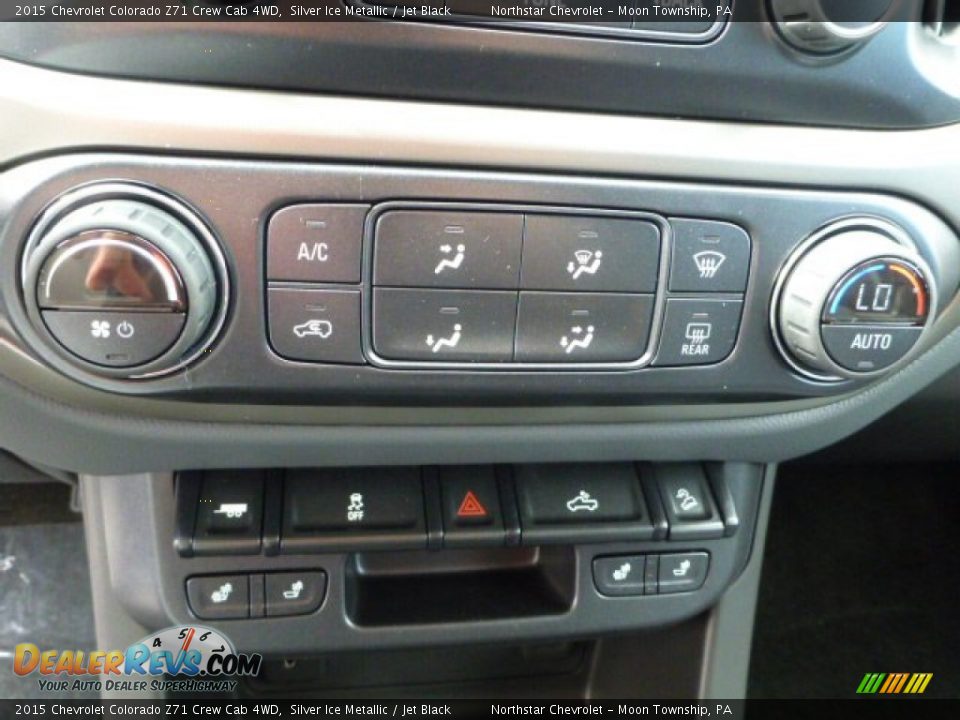 Controls of 2015 Chevrolet Colorado Z71 Crew Cab 4WD Photo #19