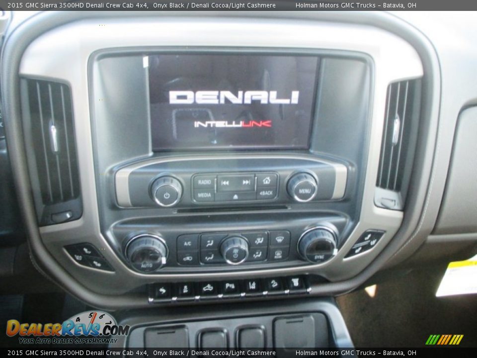 2015 GMC Sierra 3500HD Denali Crew Cab 4x4 Onyx Black / Denali Cocoa/Light Cashmere Photo #11