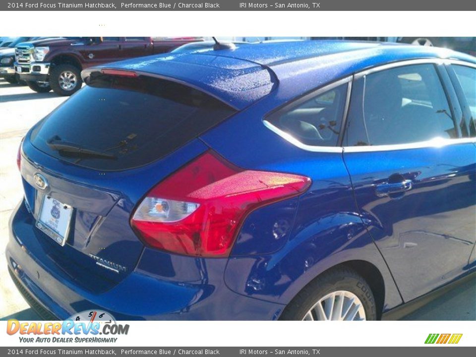 2014 Ford Focus Titanium Hatchback Performance Blue / Charcoal Black Photo #10