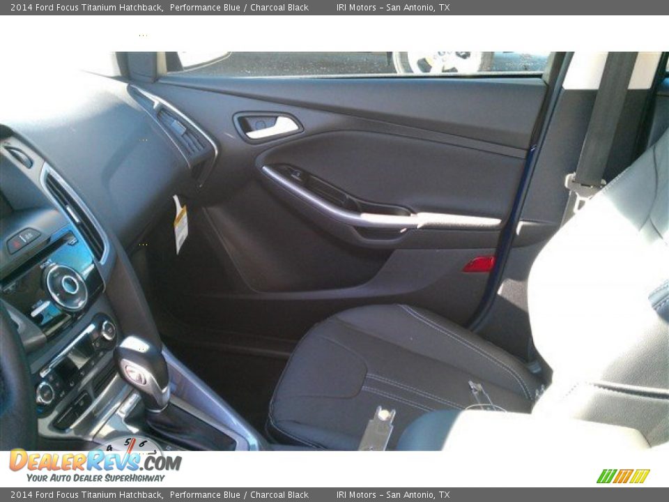 2014 Ford Focus Titanium Hatchback Performance Blue / Charcoal Black Photo #24
