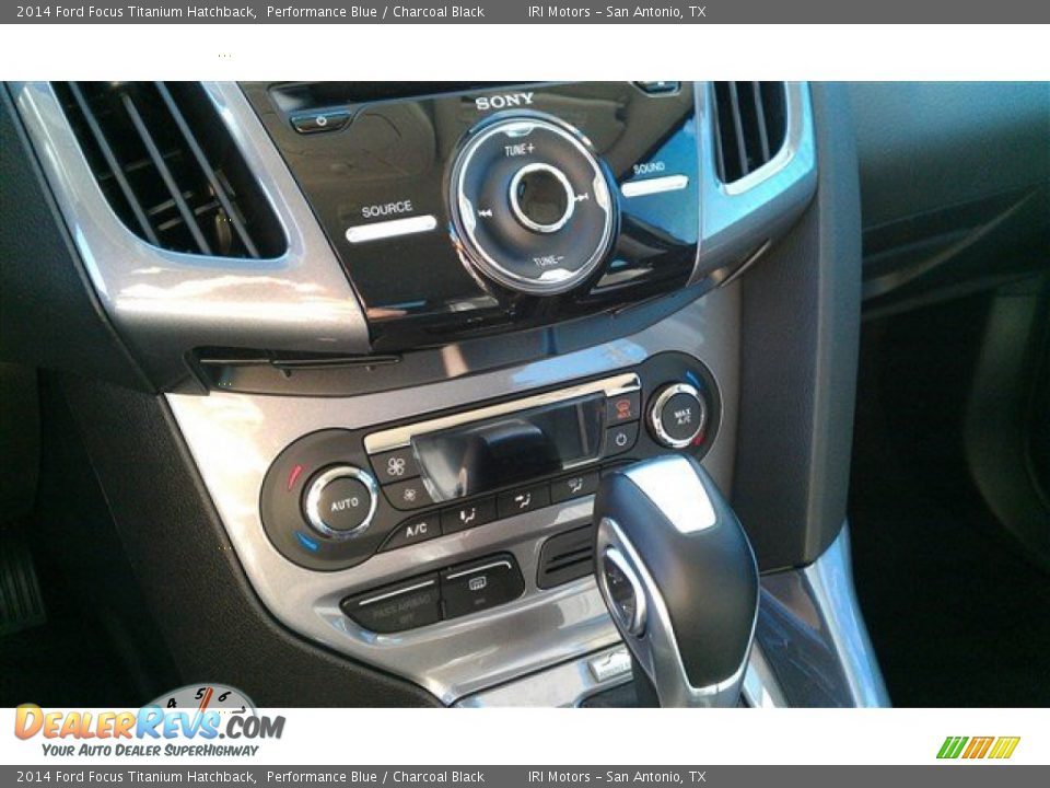 2014 Ford Focus Titanium Hatchback Performance Blue / Charcoal Black Photo #35