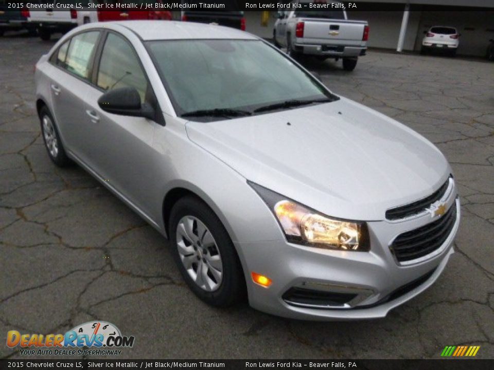 Front 3/4 View of 2015 Chevrolet Cruze LS Photo #2
