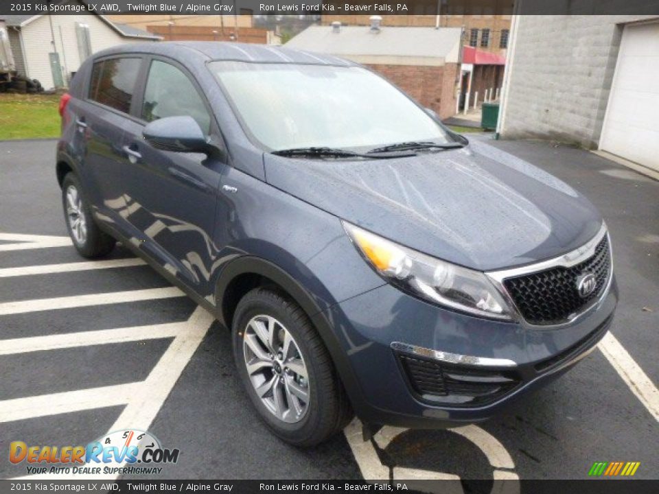 Front 3/4 View of 2015 Kia Sportage LX AWD Photo #2