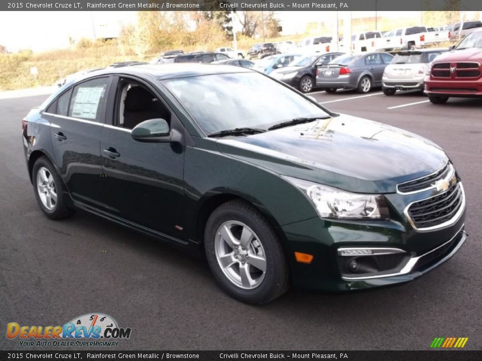 Front 3/4 View of 2015 Chevrolet Cruze LT Photo #6