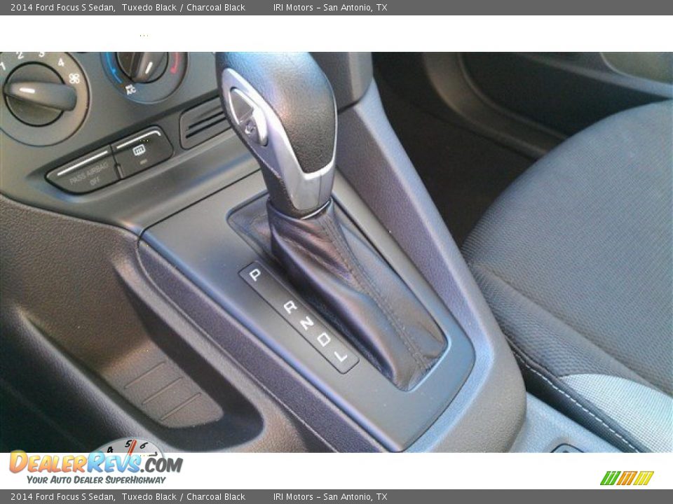 2014 Ford Focus S Sedan Tuxedo Black / Charcoal Black Photo #26