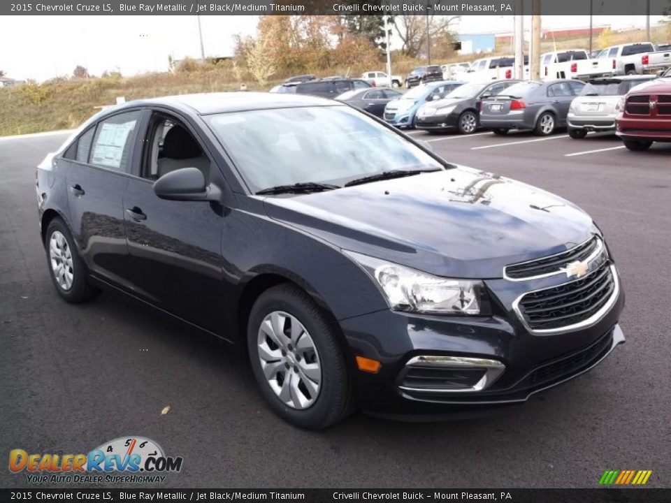 Front 3/4 View of 2015 Chevrolet Cruze LS Photo #5