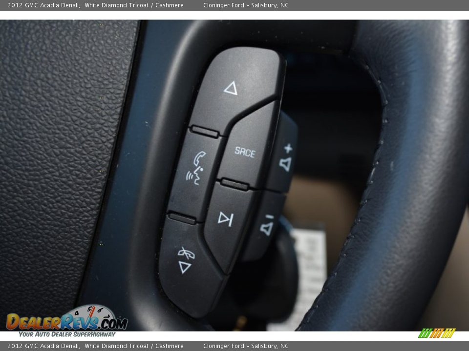 2012 GMC Acadia Denali White Diamond Tricoat / Cashmere Photo #32