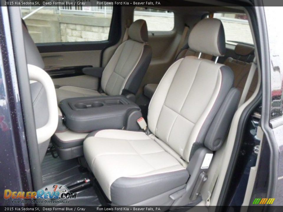 Rear Seat of 2015 Kia Sedona SX Photo #12