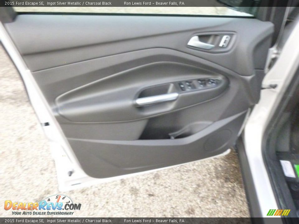 2015 Ford Escape SE Ingot Silver Metallic / Charcoal Black Photo #11