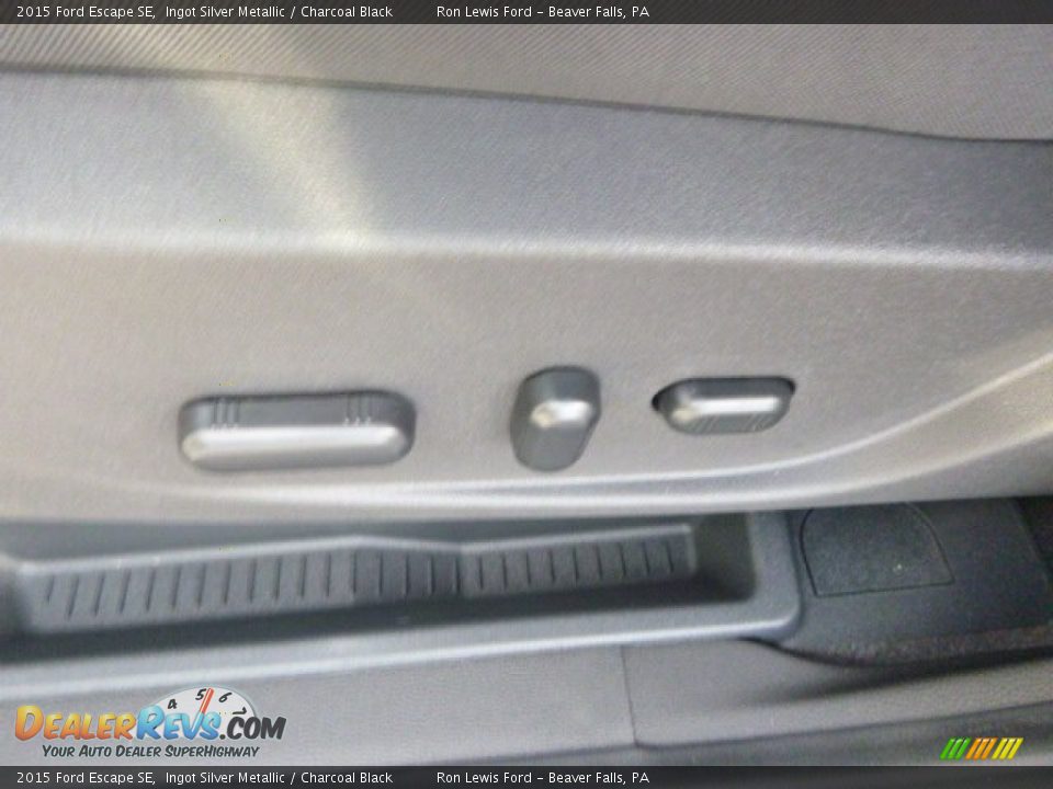 2015 Ford Escape SE Ingot Silver Metallic / Charcoal Black Photo #18