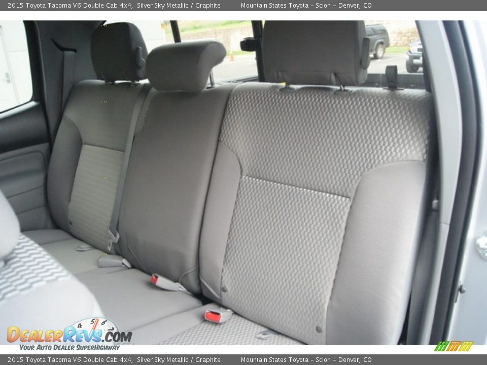 2015 Toyota Tacoma V6 Double Cab 4x4 Silver Sky Metallic / Graphite Photo #7