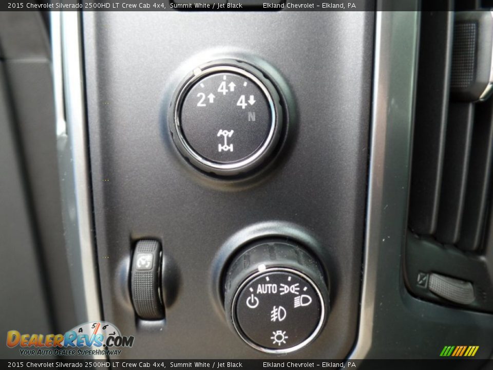 2015 Chevrolet Silverado 2500HD LT Crew Cab 4x4 Summit White / Jet Black Photo #29