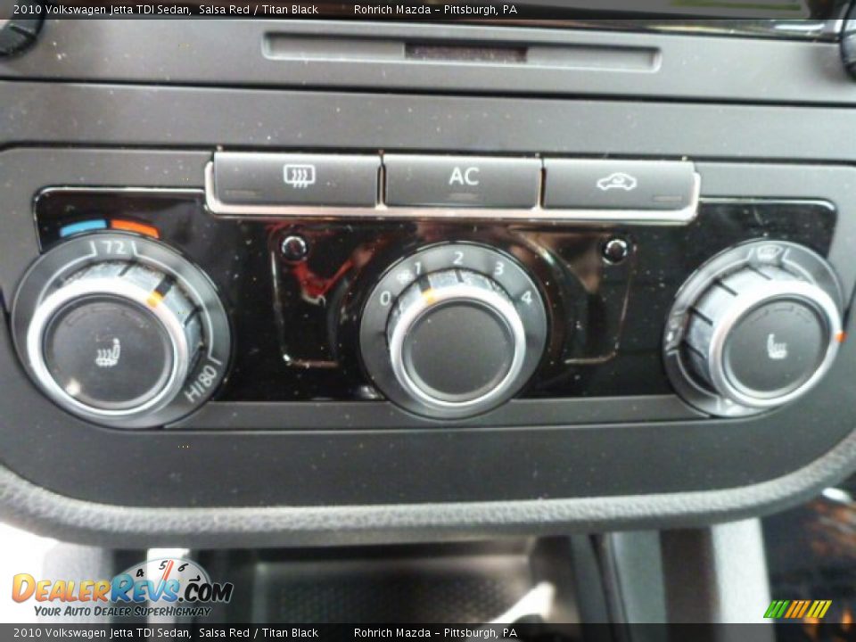 2010 Volkswagen Jetta TDI Sedan Salsa Red / Titan Black Photo #24