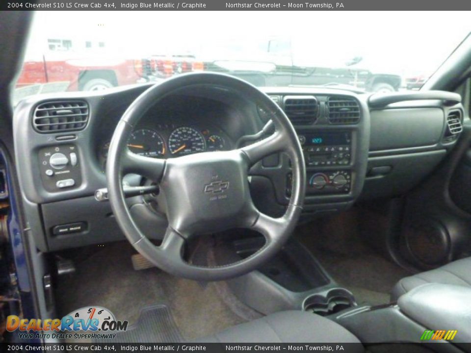 2004 Chevrolet S10 LS Crew Cab 4x4 Indigo Blue Metallic / Graphite Photo #11