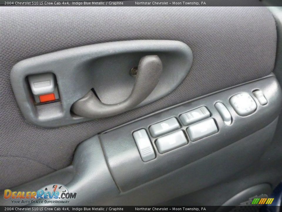 2004 Chevrolet S10 LS Crew Cab 4x4 Indigo Blue Metallic / Graphite Photo #12
